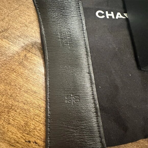 Authentic CHANEL Calfskin Quilted Black CC Gold Chain Belt, size 85 - Picture 5 of 7